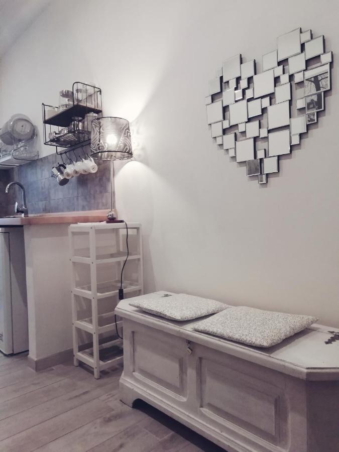 White Apartment ローマ エクステリア 写真