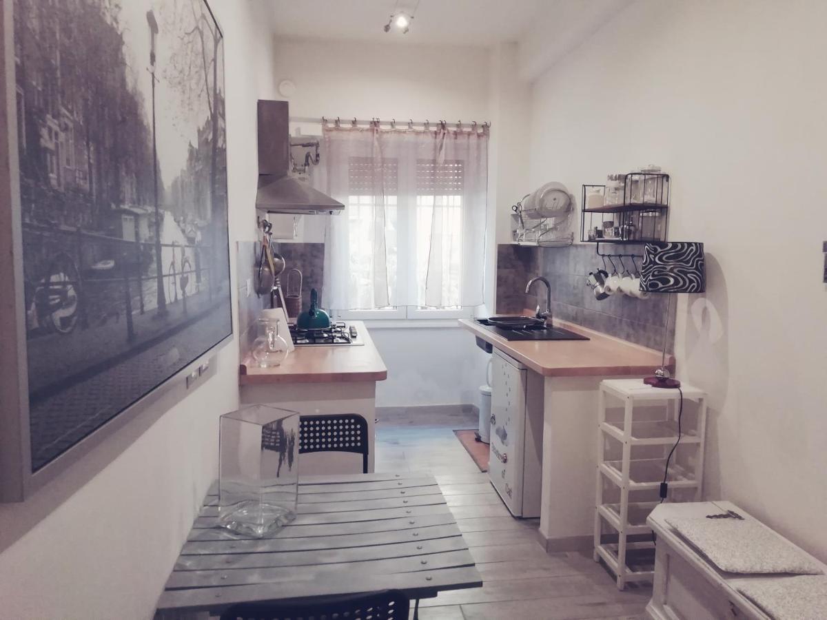 White Apartment ローマ エクステリア 写真