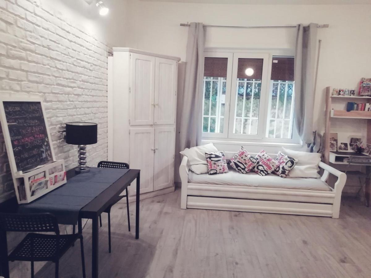 White Apartment ローマ エクステリア 写真