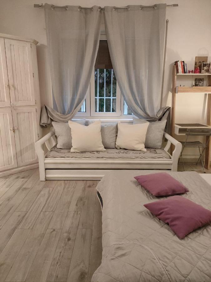 White Apartment ローマ エクステリア 写真