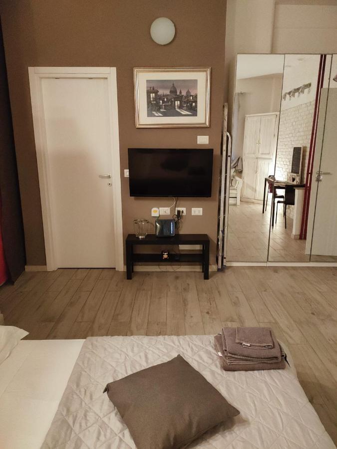 White Apartment ローマ エクステリア 写真