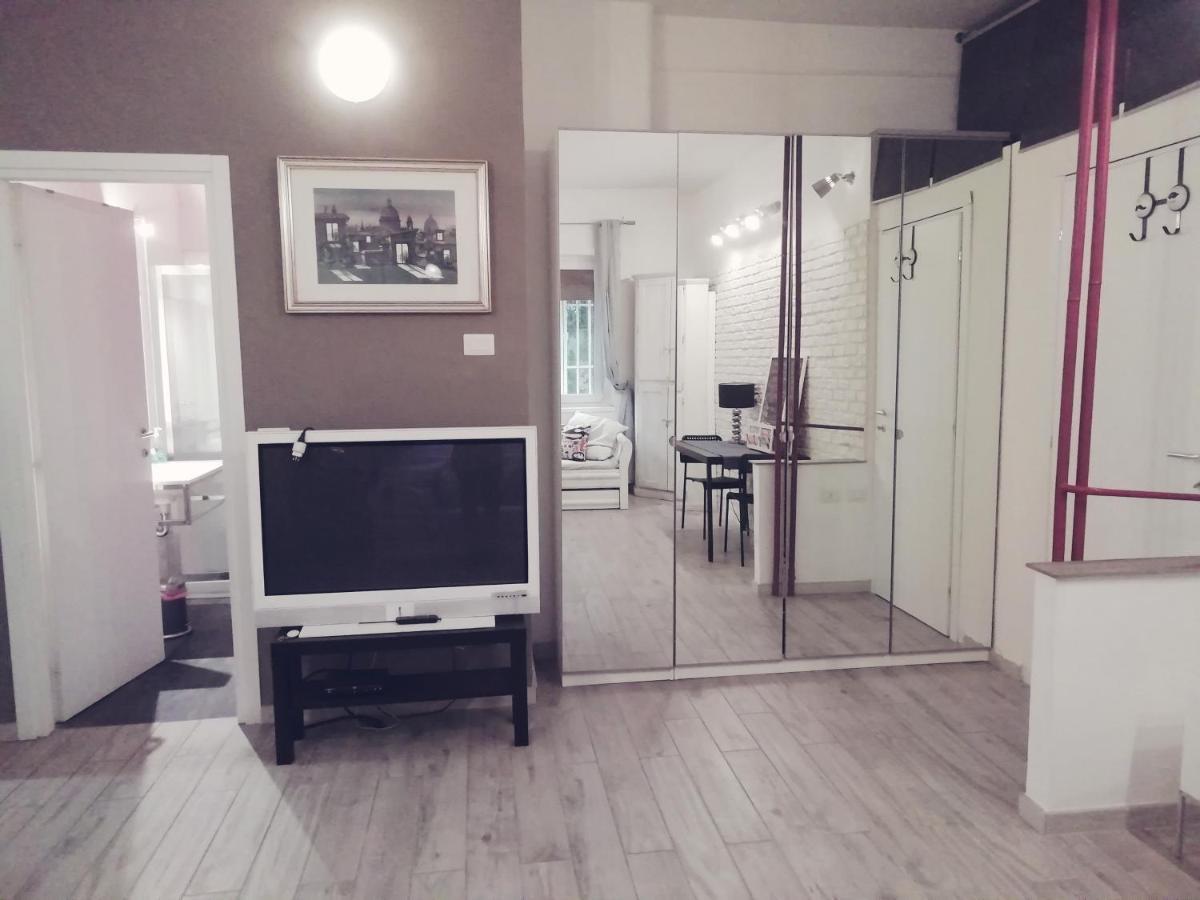 White Apartment ローマ エクステリア 写真
